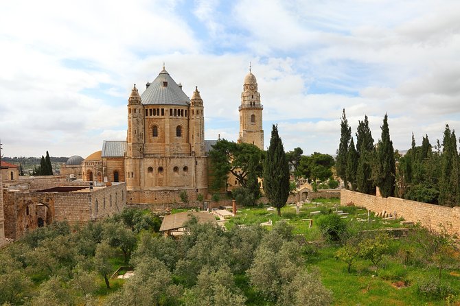 1-Night Private Jerusalem and Bethlehem Tour from Amman - Holy Sepulcher, Wailing Wall, and the Temple Mount area: what you should expect