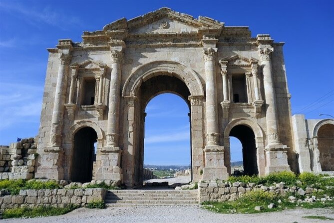 3-Day Private Tour in Jordan with Pick Up - Day 1: Jarash Roman streets, Ajloun Castle views, and Bedouin tea