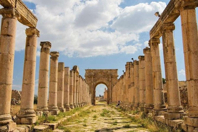 6-Day Private Tour, Jordan's Top Attraction - Amman arrival day: airport pickup and an easy start