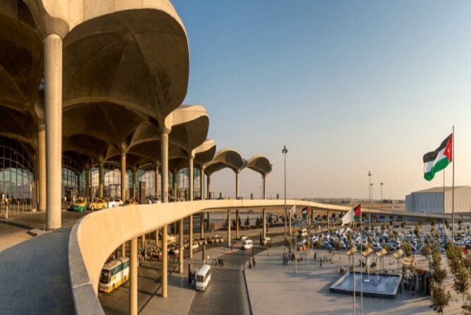 Airport pick up and drop off (Queen Alia Airport Amman) - The Car Ride: Air-Conditioning, WiFi, and a Calm Start