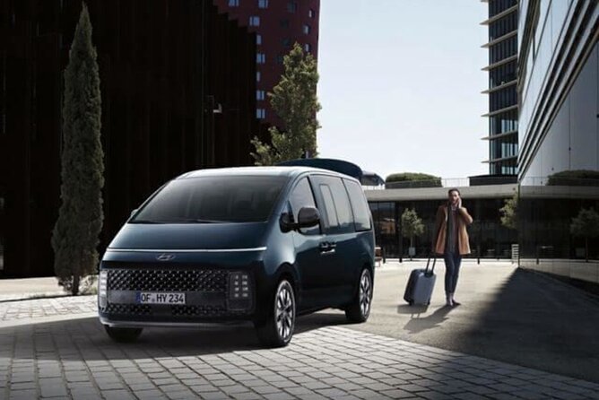 Amman Airport Transfer vice versa - The ride itself: comfort, Wi-Fi, and small details that reduce stress