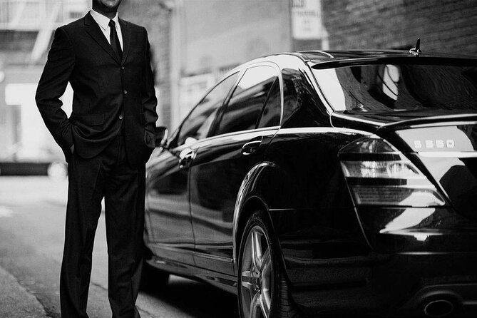 Amman Airport Transfer vice versa - Communication style: sign in hand, updates by phone