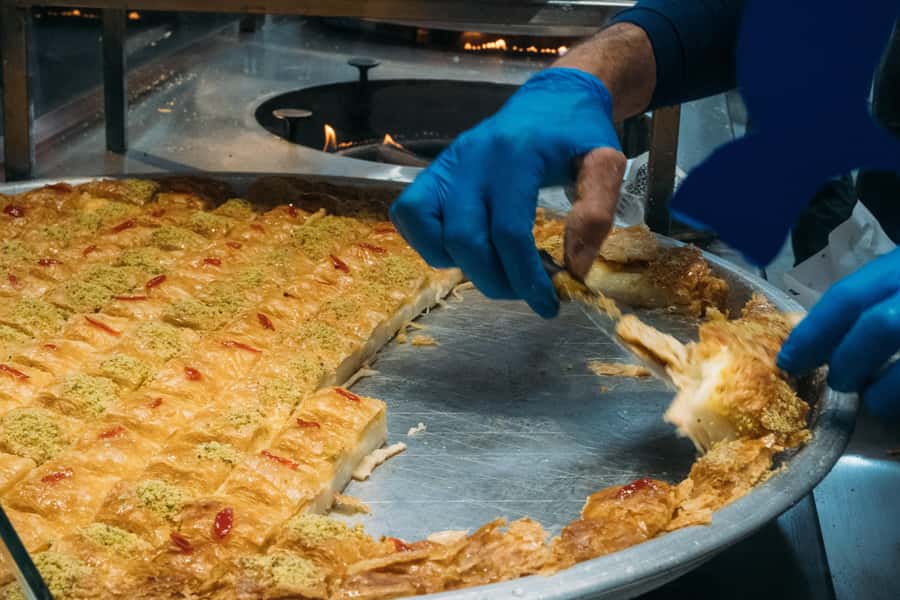 Amman: Guided Food Tour in Downtown - Inside the Stops: Family-Owned Meals, Cafes, and Famous Sweets