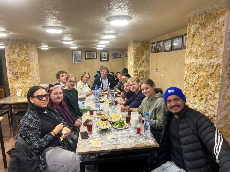 Amman: Hidden Gems & Underground Local Neighborhoods Tour - Side streets with street art, tucked-away art spaces, and makers you can meet