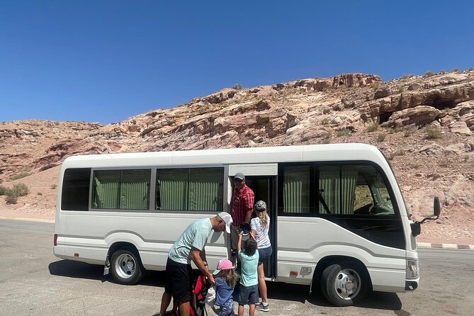 Aqaba Airport Transfer to Petra - Timing that works: pickup hours and what 2 hours really means