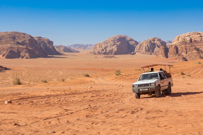 Best of Wadi Rum | Full day jeep tour + overnight in bedouin camp | Pack all-in - Overnight in a Bedouin Camp: Comfort, Food, and Sleeping Under Stars