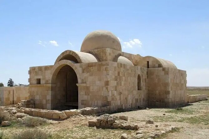 Day Tour To Desert Castles & Cave of the Seven Sleepers - Stop 1: Qsar Al-Azraq, Umayyad power in desert stone