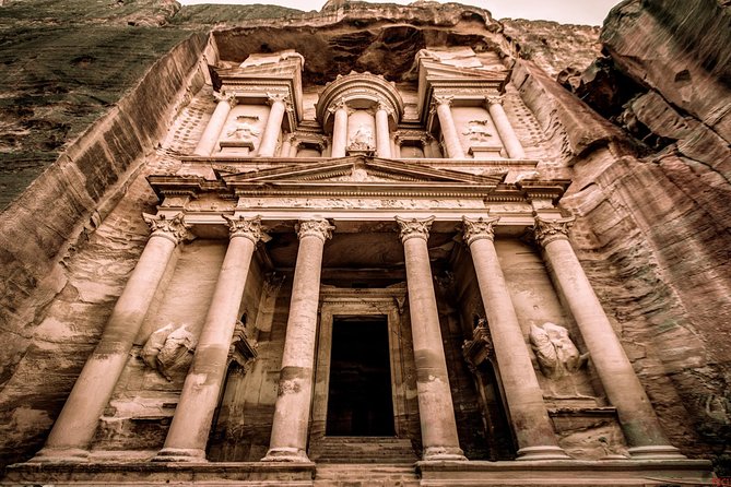 Day Tour to Petra from Amman - 07:00 pickup and the drive along the Desert Highway