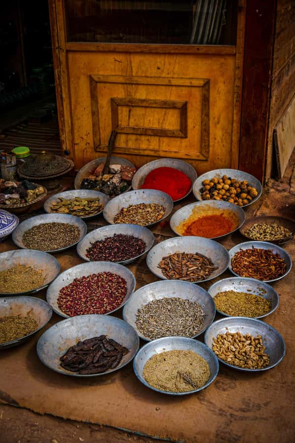 Discover Aqaba in Style: A 3-h City Tour by Car with meal - The local meal: where the tour earns its value