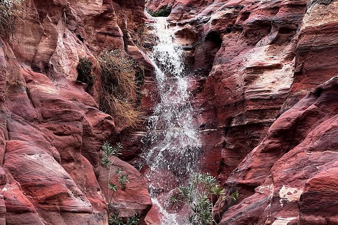 Discover Petra Hidden Gems - Petra beyond the Treasury, why this hike format works