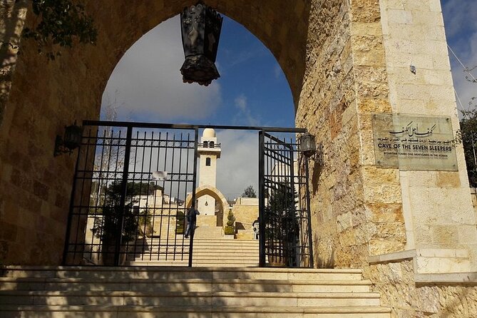 Exploring Shrines, Mosques, and Holy Landmarks Private Tour - Why this tour feels personal in Amman