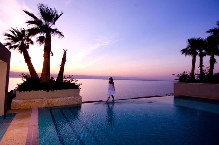 From Amman: 5-Hour Dead Sea Experience with Lunch & Return - Floating on water ten times saltier: your buoyancy reality check