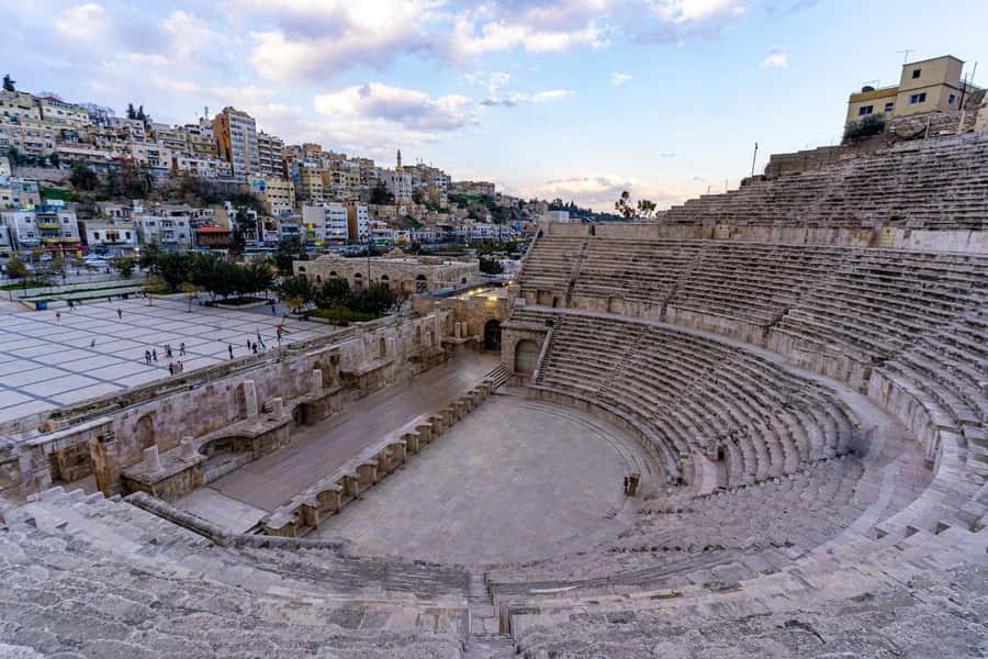 From Amman: Full day Jerash and Amman city Tour - How the English-speaking driver turns stops into a story