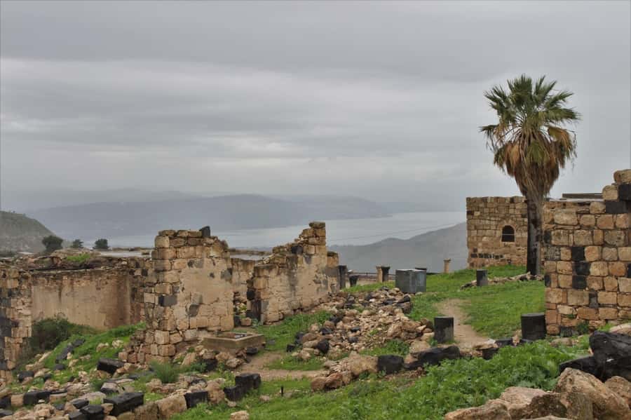 From Amman: Jerash, Umm Qais, and Jesus' Cave Private Trip - Umm Qais (Gadara) panoramic views, plus the contrast factor