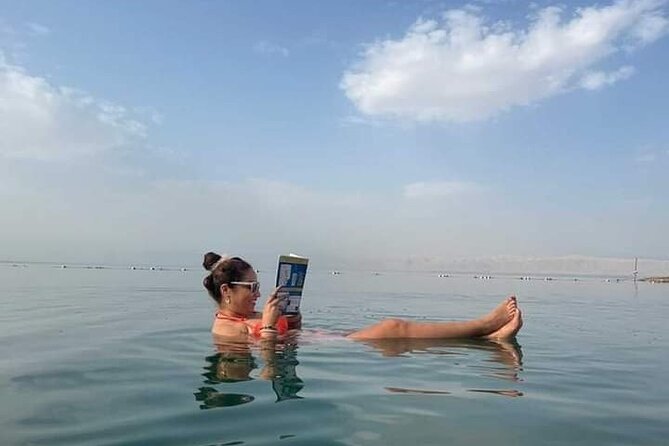 From Amman : Madaba, Mount Nebo and Dead Sea Full day tour - The drive from Amman: comfort, Wi-Fi, and why it matters