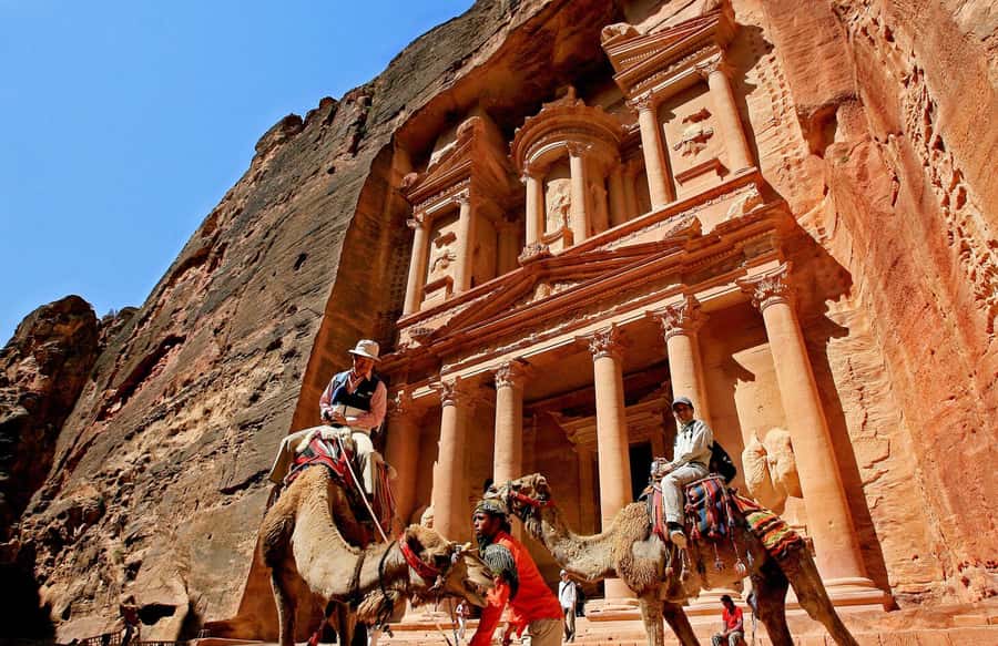 From Amman: Petra and Dead Sea Private Day Tour - Should you book this Petra and Dead Sea private day tour?
