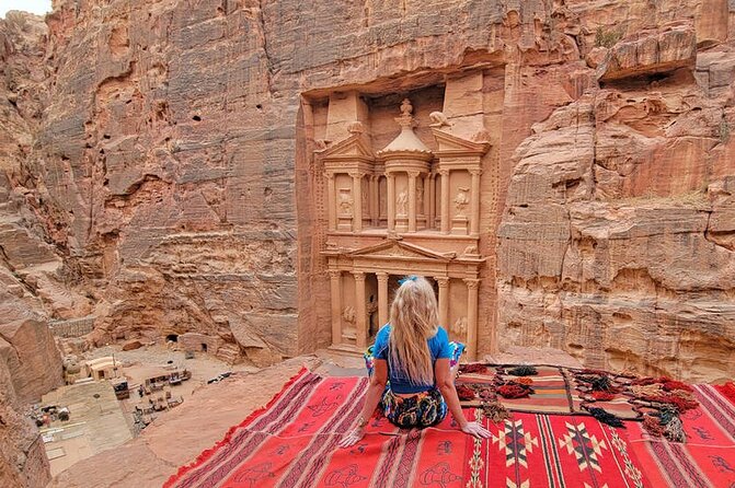 From Amman: Petra and Wadi rum Full day Tour - Local Guide in Petra vs Going With the Flow