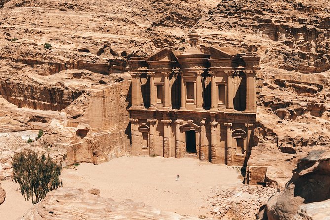 FROM AMMAN | Petra & Wadi Rum in one day | The Jordanian Mappers - Petra visitor center to main gate: 2.5 hours with a guide, then free time