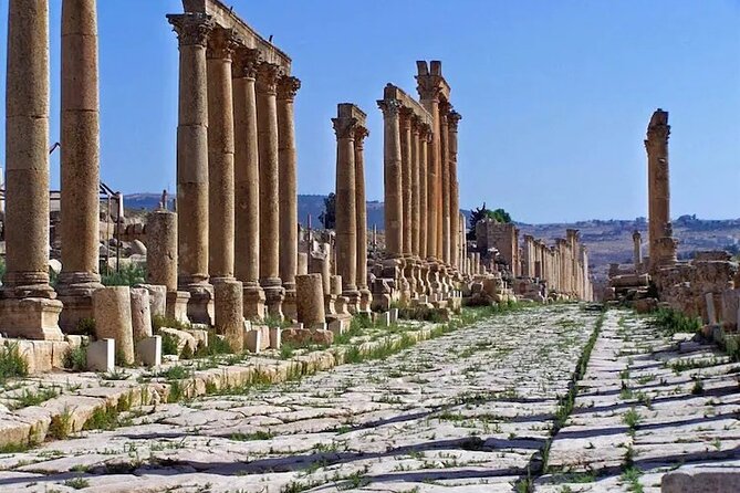From Amman: Private Full Day Tour Jerash Ajloun & Um Qais - Umm Qais: West Theatre acoustics and Tabaria Lake views