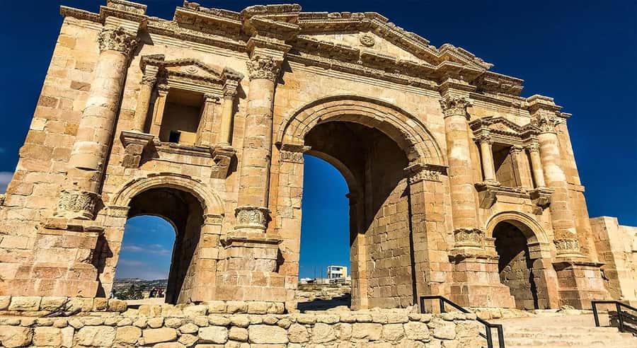From Amman: Private Half-Day Tour to Jerash - Amman to Jerash, with a ride that actually helps