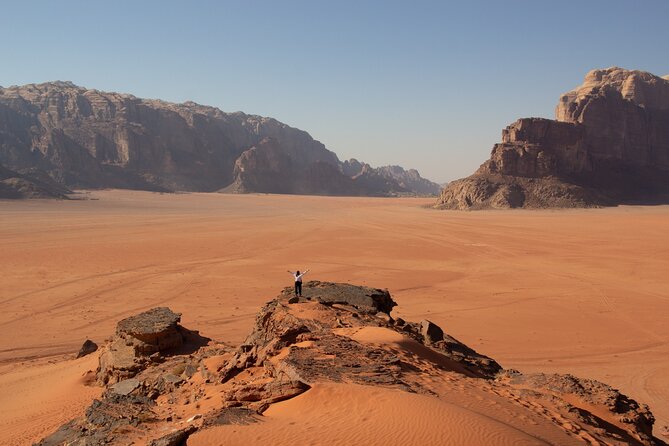From Aqaba: Wadi Rum Desert Tour with taxi transfers from Aqaba - The private guide and driver factor that makes Wadi Rum click