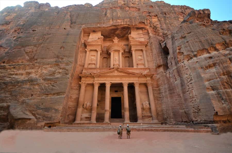 From Tel Aviv: Petra Guided Day Tour with Return Flights - Key Points That Make This Petra Day Tour Tick