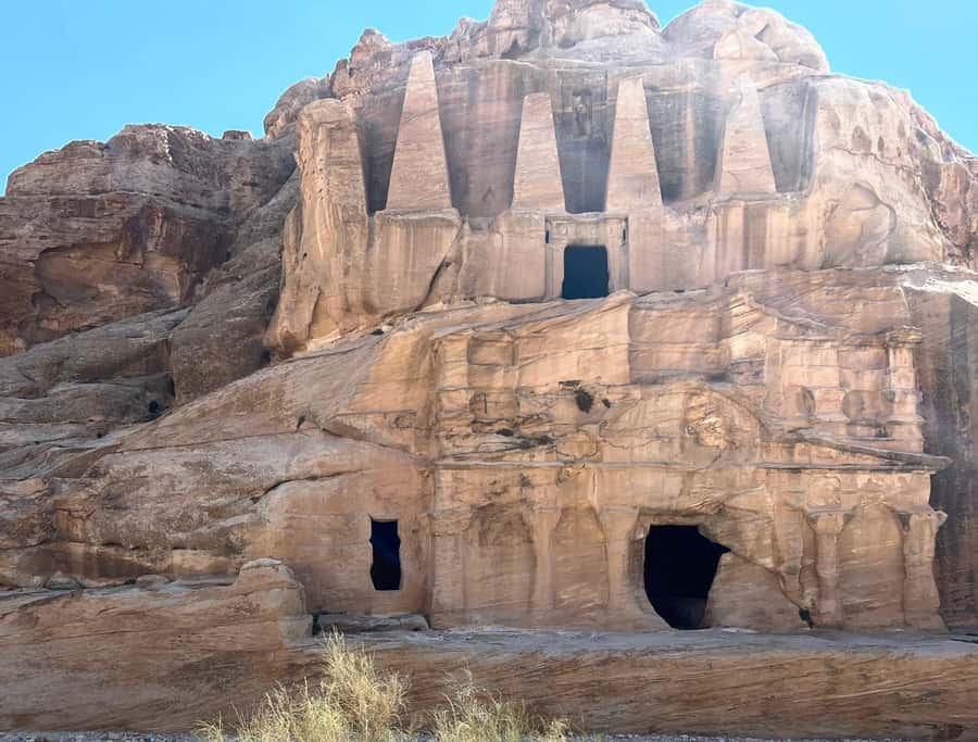 From Tel Aviv: Petra Guided Day Tour with Return Flights - Crossing Into Jordan: The Arava Border Part You Should Not Stress About