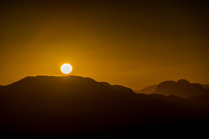 Full Day Jeep & Camel Tour No stay - Why Wadi Rum needs a 4WD day
