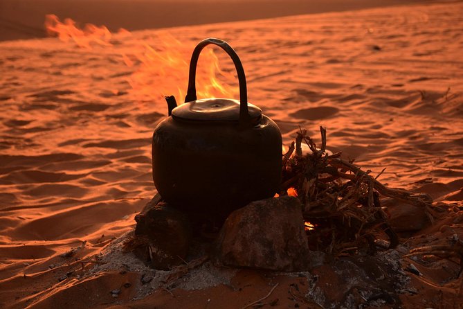 Full-Day Jeep Safari "Wadi Rum Highlights!" w/ Bedouin Lunch - Get-Down Stops for Photos and Short Hikes
