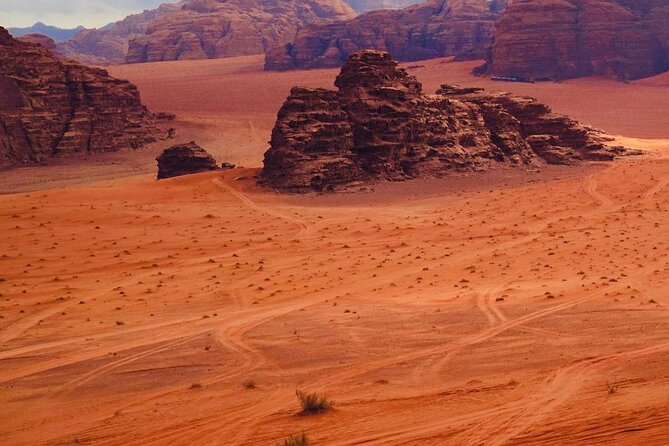 Full-Day Jeep Tour, Wadi Rum Desert Highlights - Khazali Canyon at Jebel Khazali: petroglyphs and old inscriptions
