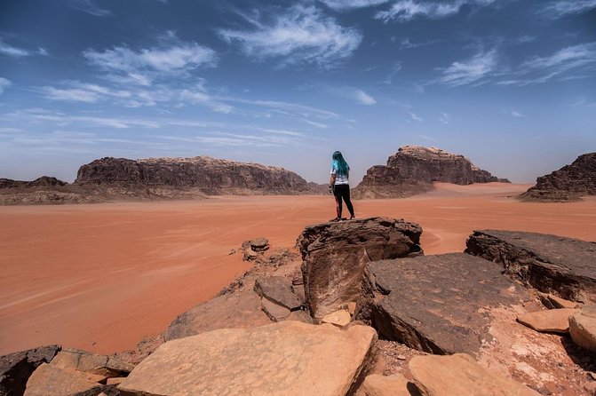 Full Day Jeep Tour with Overnight in beduin Camp Stay! (All Meals Included) - Rock arches, White Desert, and Mushroom Rock: your best photo circuit
