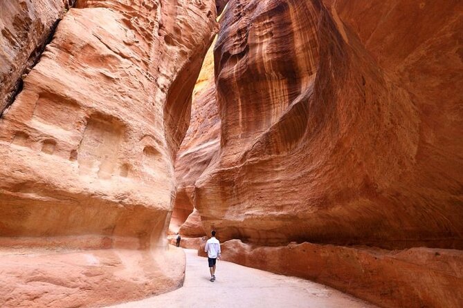 Full-Day Petra Adventure: Round-Trip Transportation from Amman - Siq walk: make the most of the first hour