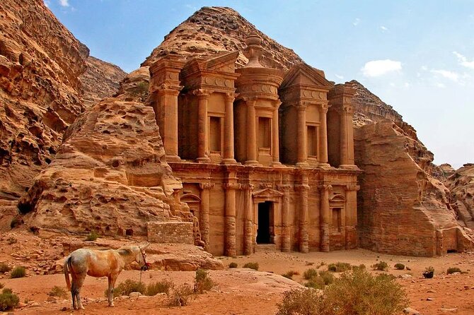 Full-Day Trip in Petra from Aqaba - The Siq: your red-rock tunnel to Al-Khazneh (Treasury)