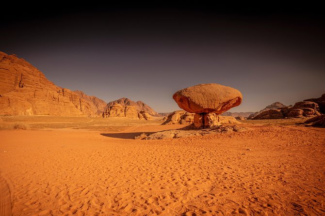 horse riding 2 hours tour in Wadi Rum - Al Ramal Red Sand Dune: barefoot climbing and real photo time