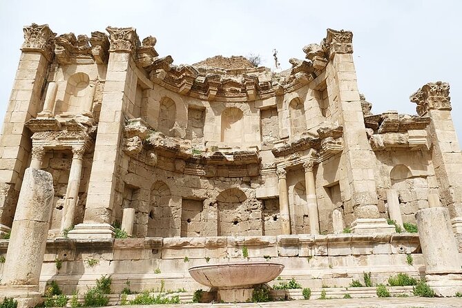 Jerash Sightseeing transportation from Amman - Stop 3: Jerash Archaeological Museum, artifacts without the marathon