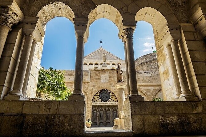 Jerusalem and Bethlehem, 2-Day Private Guided Tour from Amman - Crossing the Jordan Valley: King Hussein Bridge to Allenby Bridge