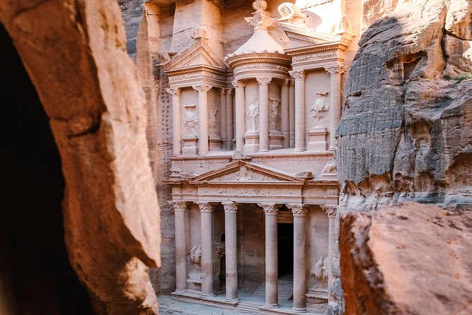 Jordan Private Transportation | The Jordanian Mappers - Arrival at Petra: The Real Goal Is a Clean Handoff