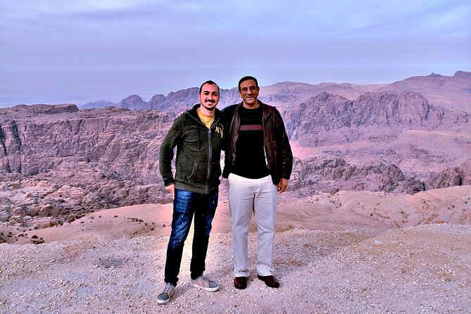 Jordan Tour: Private Driver - Luxurious car - Petra logistics: getting there, getting back, staying flexible