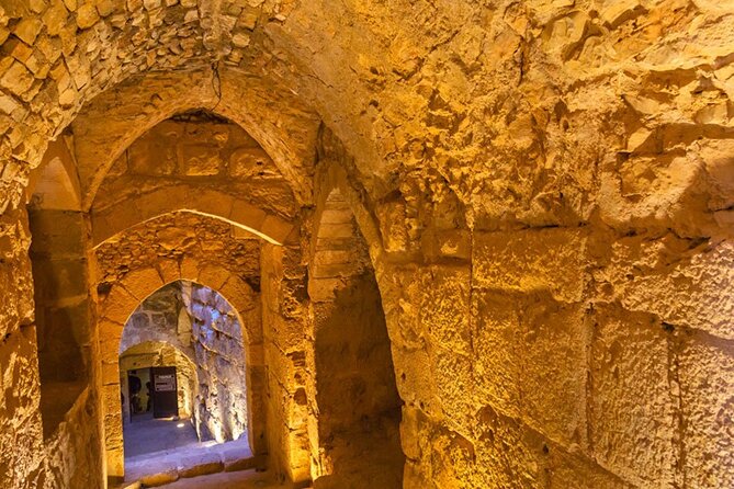 Journey Through Jordan's History Tour - Stop 2: Jerash Ruins, including Hadrian’s Arch and the Oval Plaza