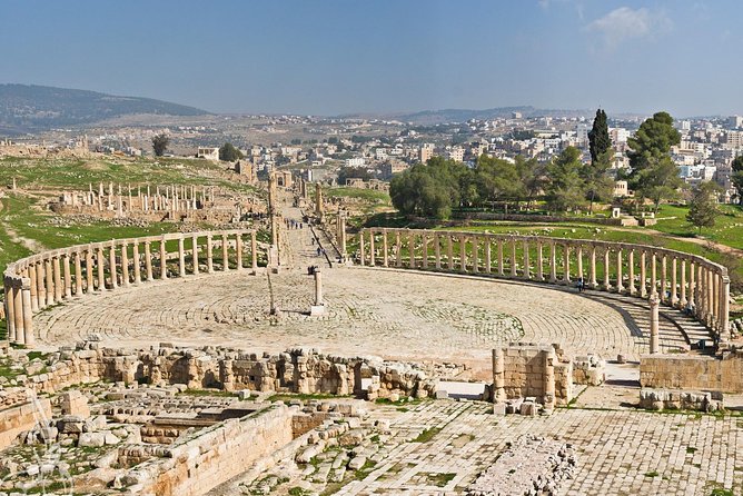 One Day Trip to Jerash & Ajloun Castle - Oval Plaza, Temple of Zeus, and Cardo Maximus: how to read the city