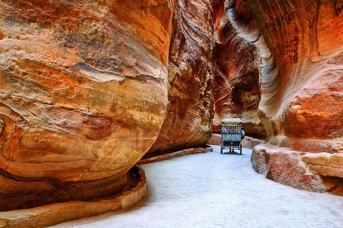 Petra and Wadi Rum Day Trip from Amman - Petra Lunch and the Shift in Atmosphere