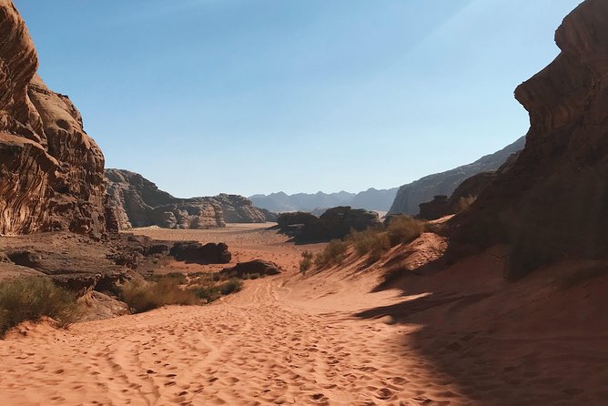 Petra and Wadi Rum in One Day | The Jordanian Mappers - Al Khazneh, the Treasury: the face everyone remembers