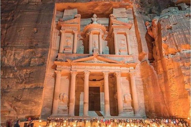 Petra Day Tour - Al-Khazneh, the Treasury: the photo moment that deserves real time
