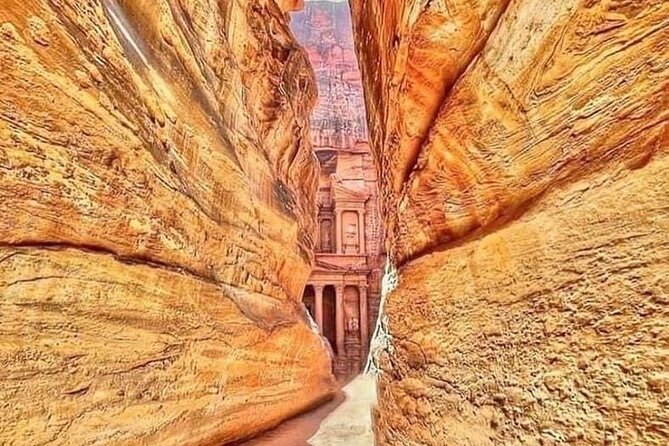 Petra Full-Day Private Tour From Amman - The Treasury and the tunnel moment: why timing matters