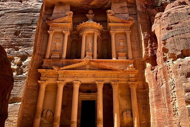 Petra & Wadi Rum from Amman Full Day Tour - Getting To Petra: The Early Arrival and the First Steps In