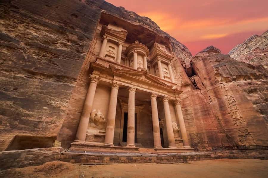 Petra & Wadi Rum: Full Day Private Tour with Hotel Pickup - A 14-hour Petra and Wadi Rum day that still feels manageable
