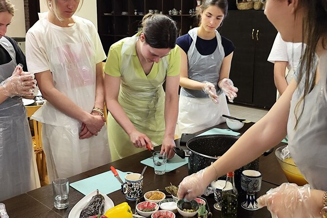 Private 2 Hour Cooking Class with the Locals in Amman - The big-table feast: eating with locals, not just consuming a demo