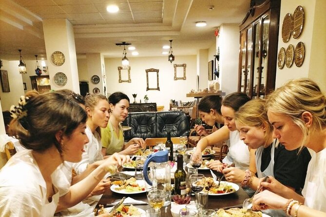 Private 2 Hour Cooking Class with the Locals in Amman - The 2-hour flow: starter, salad, appetizer, main, then Arabic sweets