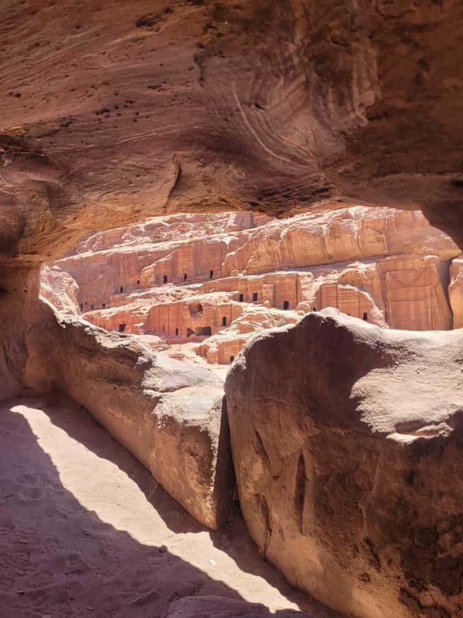 Private 3-Hour Guided Tour of Petra with Hotel Pickup . - Royal Tombs, Colonnaded Street, and Qasr Al Bint without the rush
