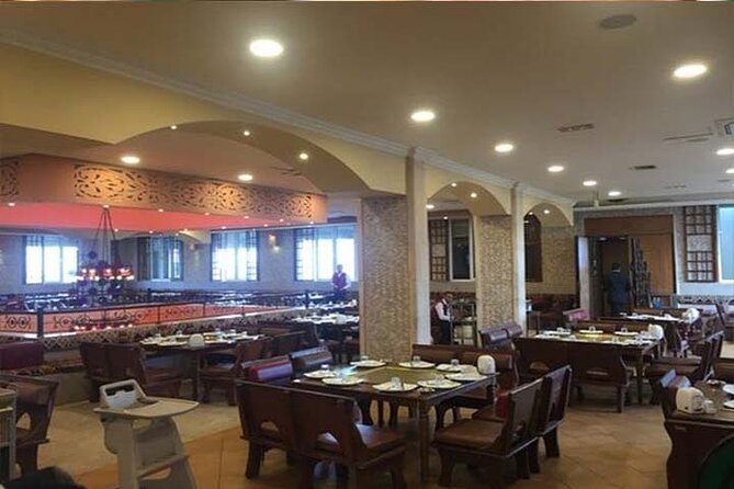 Private Lunch or Dinner at a Local Traditional Restaurant from Dead Sea - What to eat first: how the mezze flavors play together
